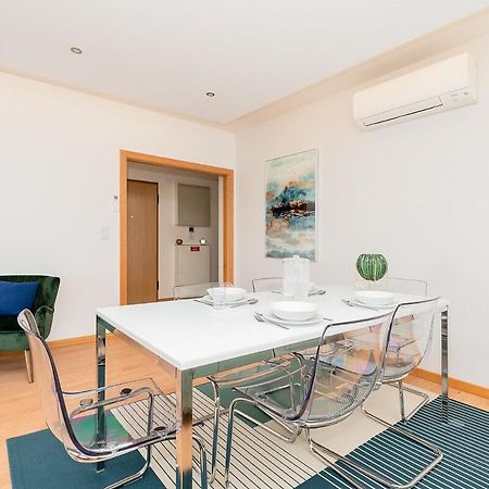 Modern Deco Apartment With Balcony Lisboa Ngoại thất bức ảnh